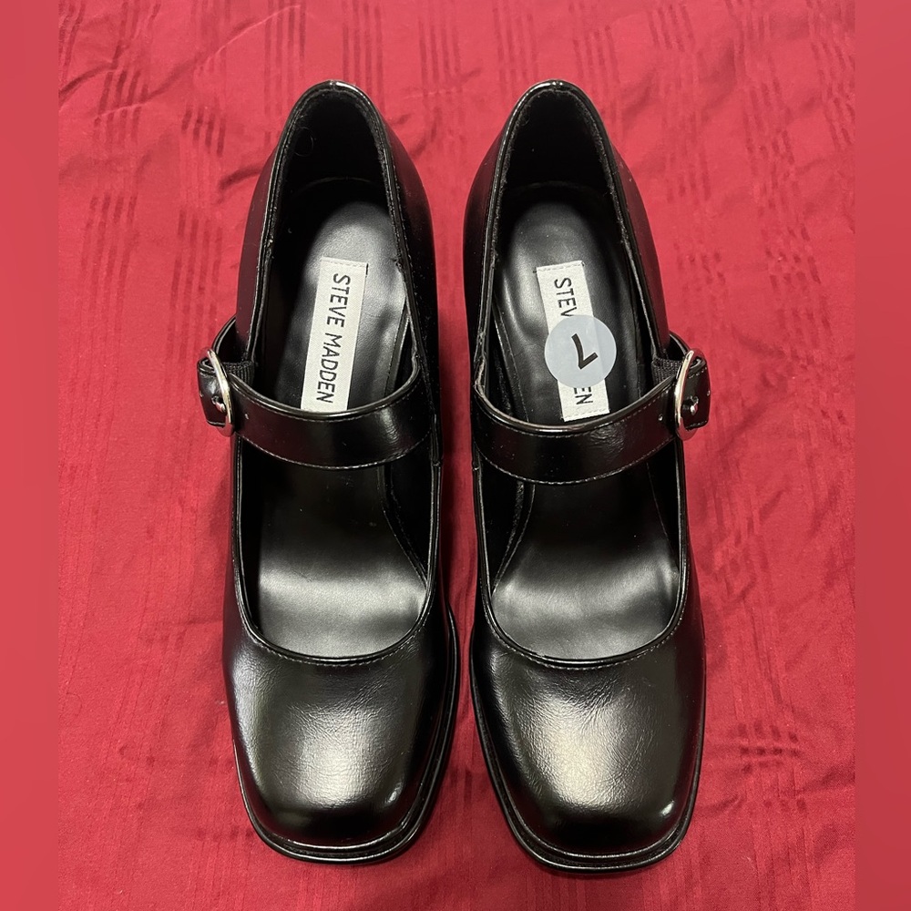 Steve Madden - never worn, 7